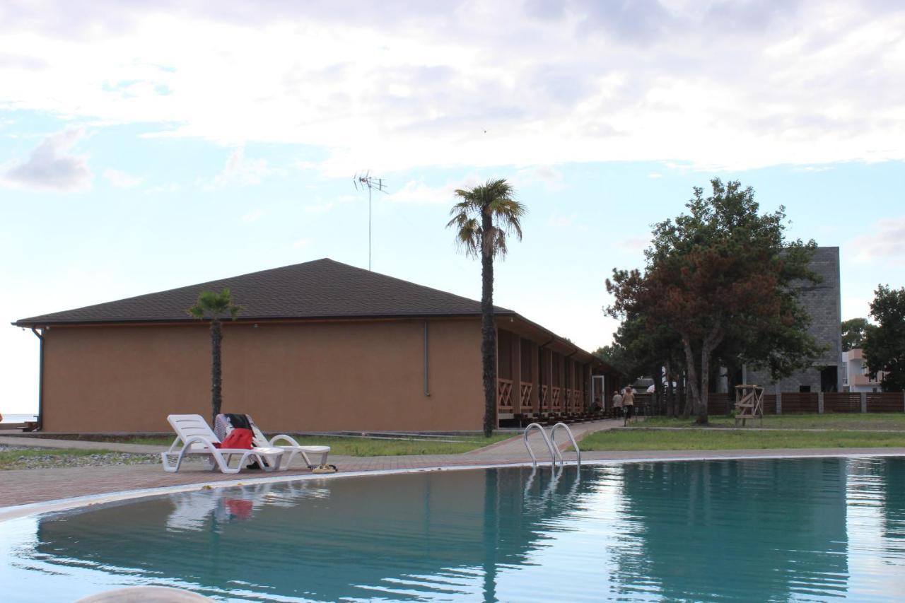 Napra Hotel Tsandrypsh Esterno foto