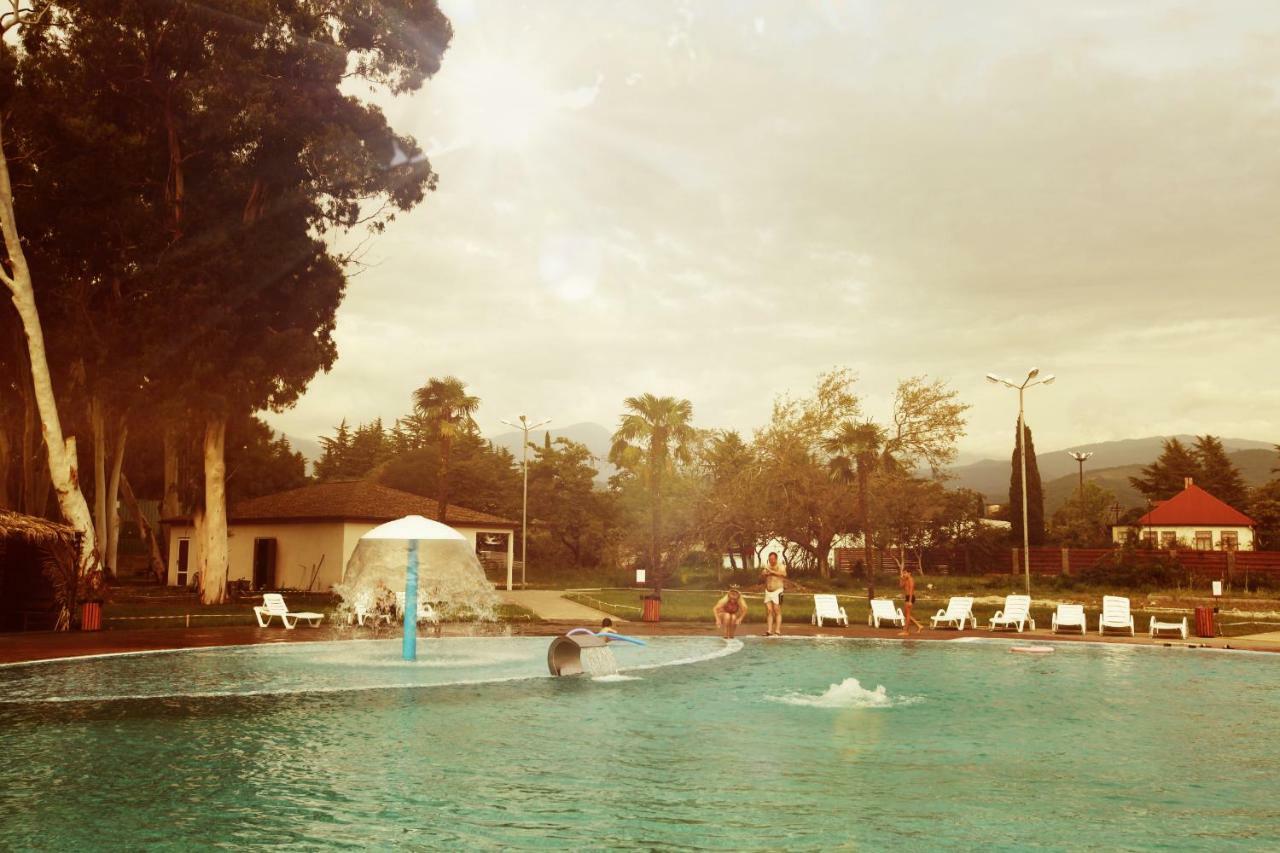 Napra Hotel Tsandrypsh Esterno foto